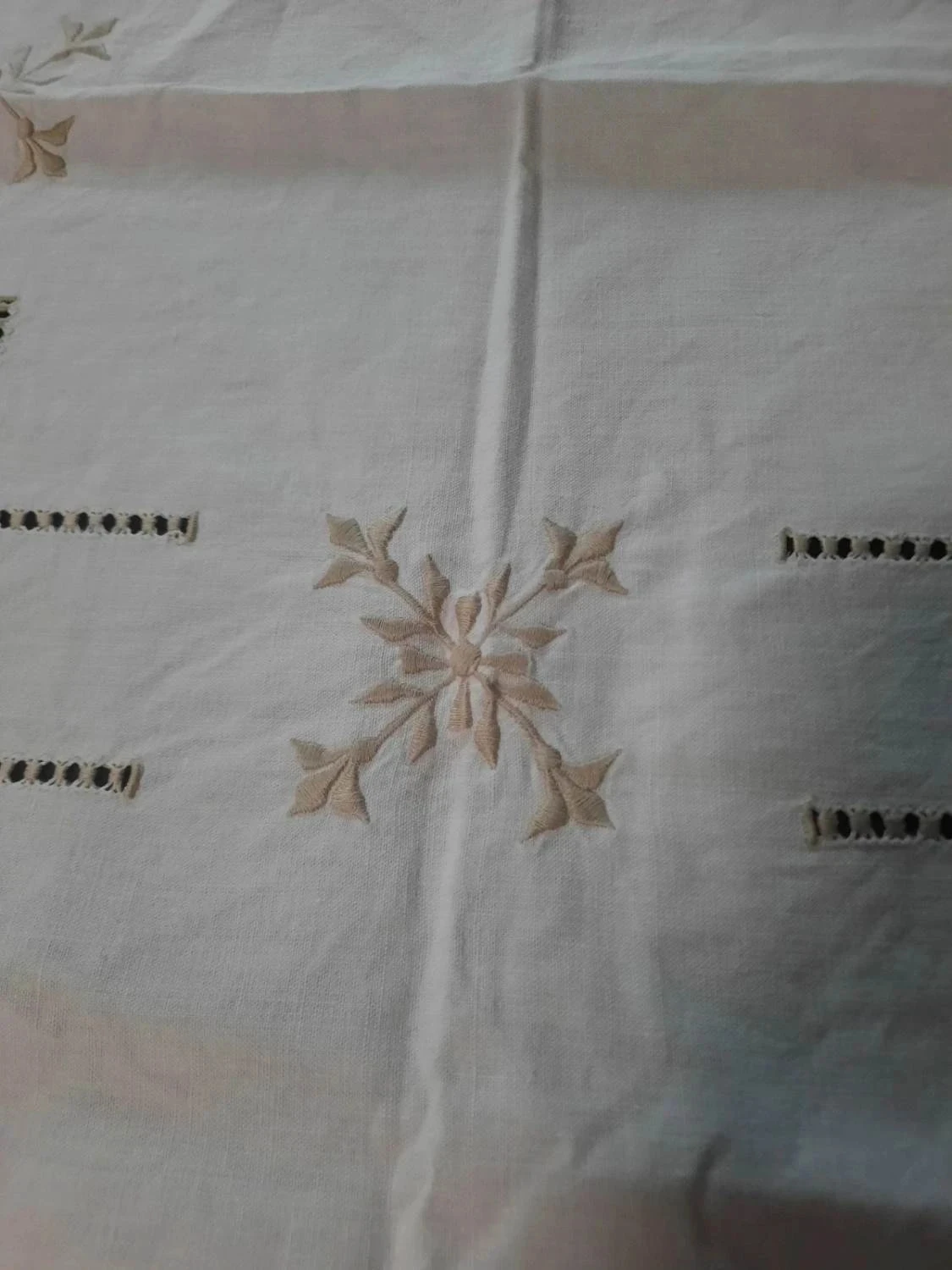 🥀Toalha de mesa nova em algodão bordado. Fait Main. – photo 4